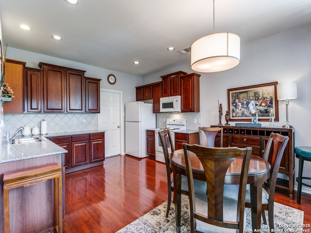 1422 Pinnacle Falls San Antonio TX 78260