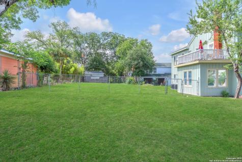 122 W Norwood Court San Antonio TX 78212
