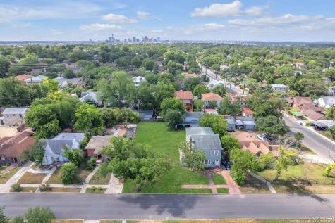 122 W Norwood Court San Antonio TX 78212