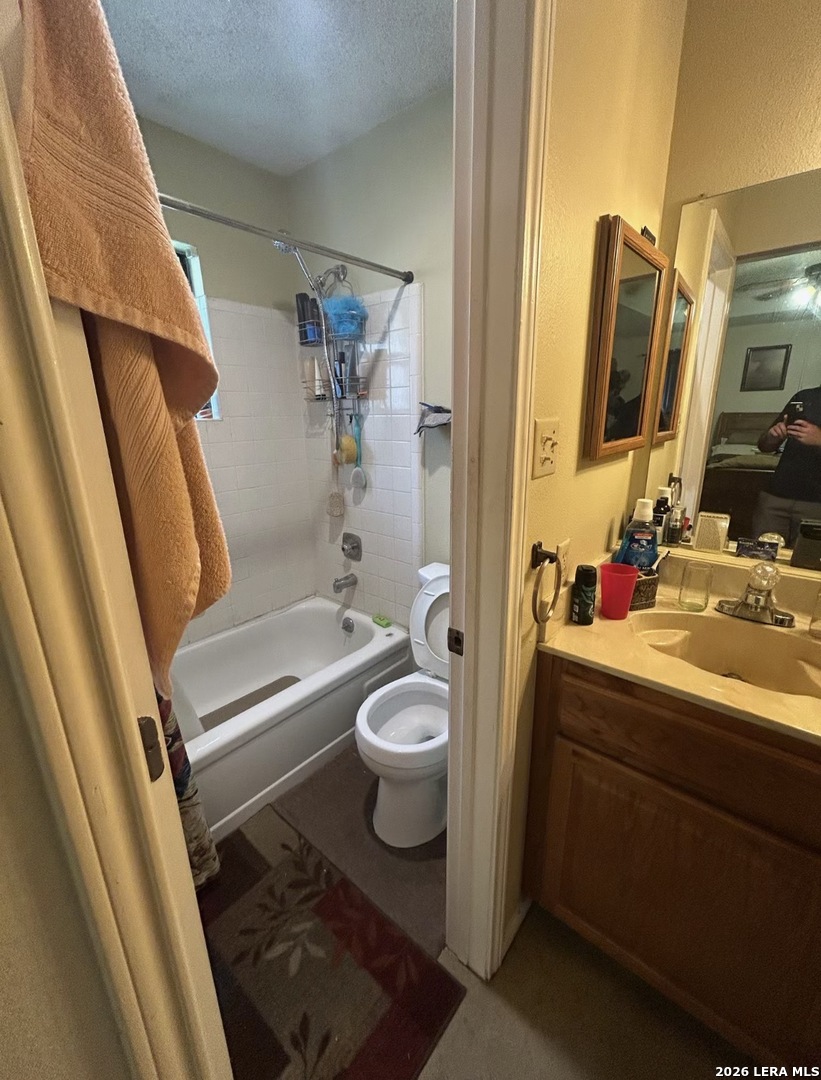 206 High Oak Universal City TX 78148
