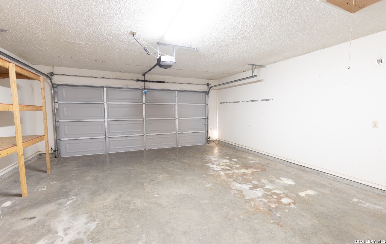 302 Bain Drive Devine TX 78016