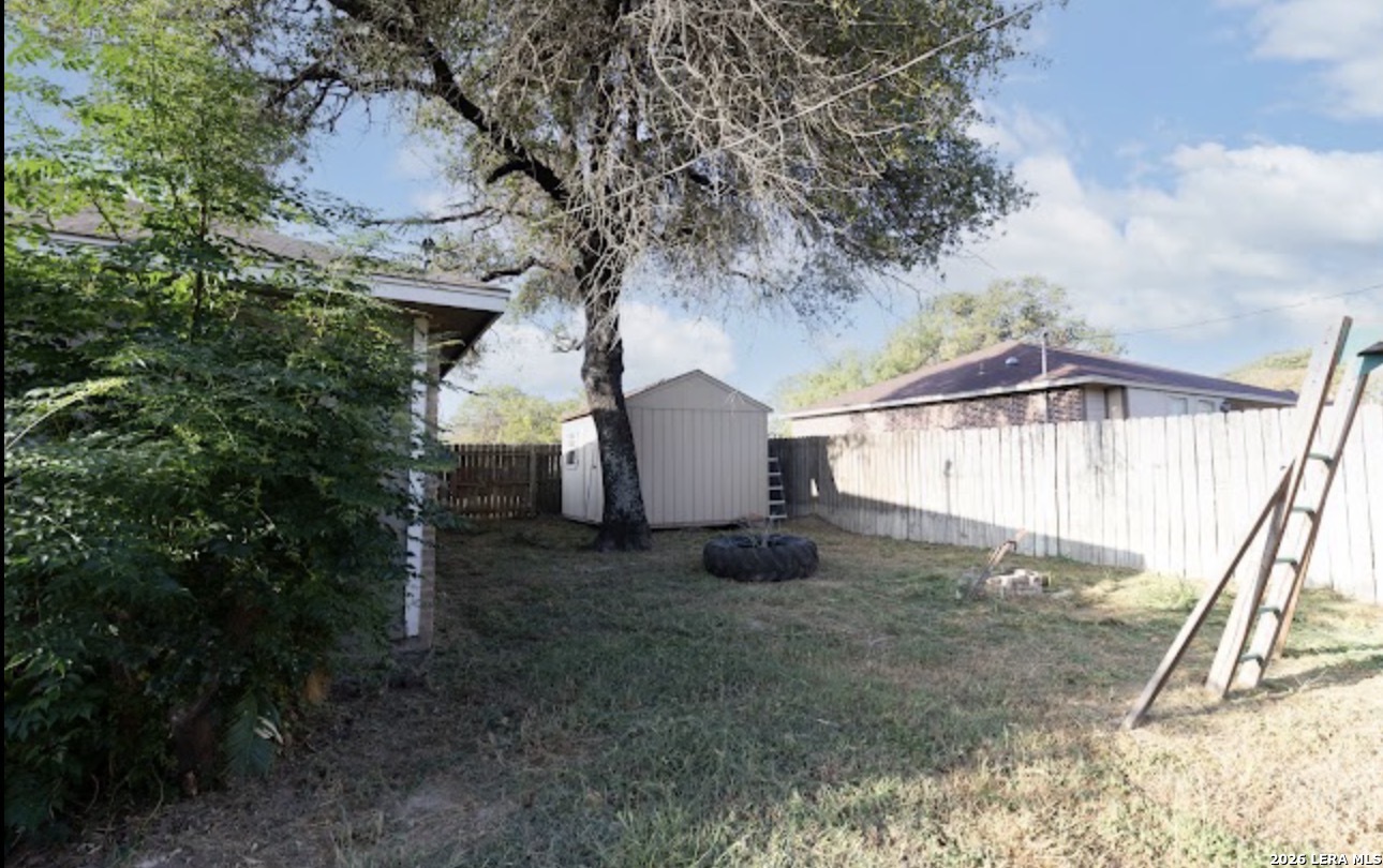 302 Bain Drive Devine TX 78016