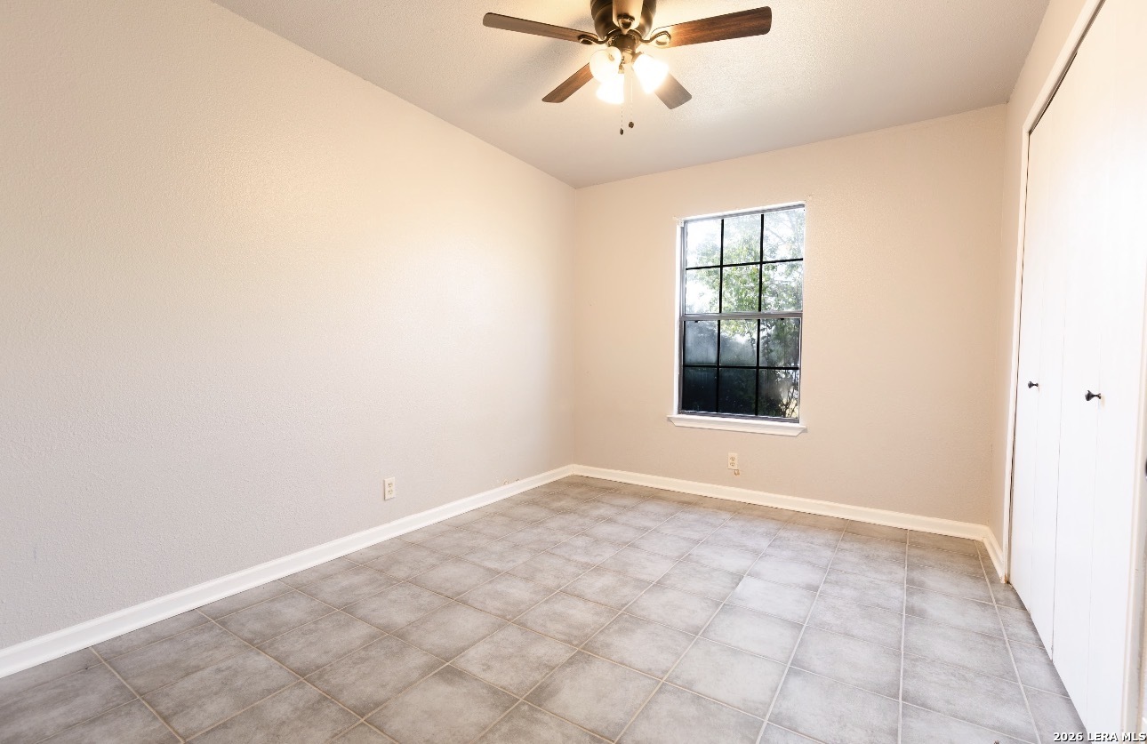 302 Bain Drive Devine TX 78016