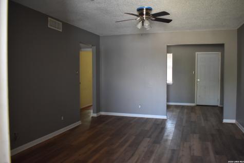 304 Meadow Drive Marion TX 78124