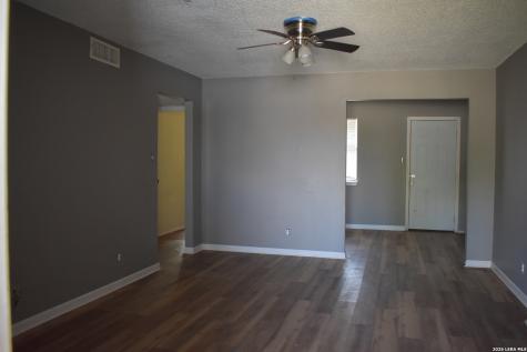 304 Meadow Drive Marion TX 78124