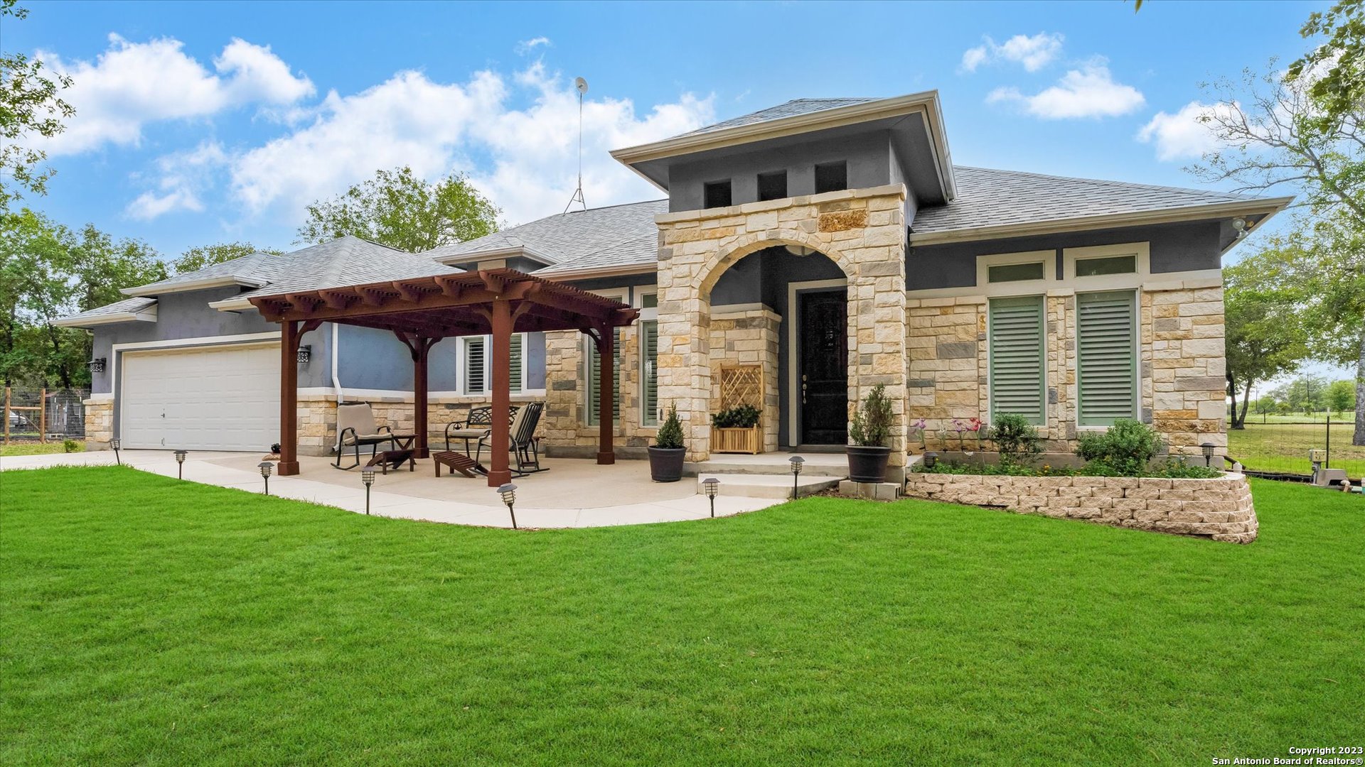 122 County Road 6874 Natalia TX 78059