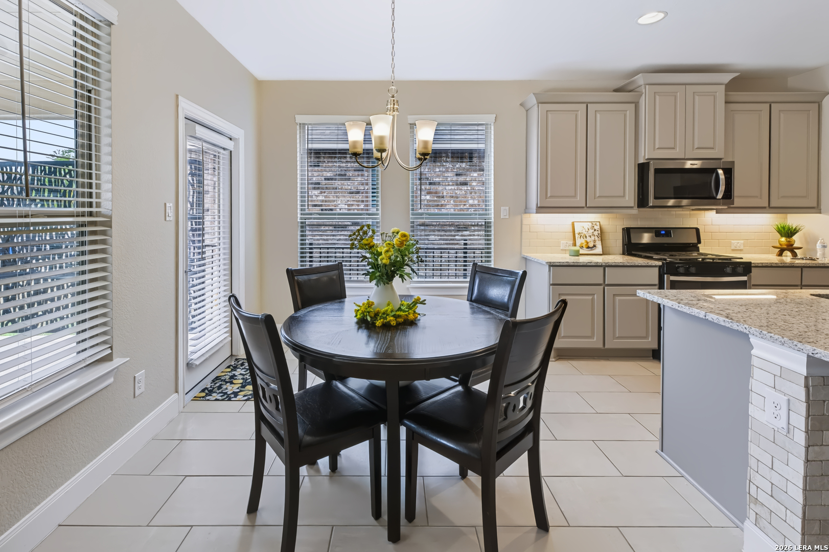 9407 Sundrop Valley San Antonio TX 78254