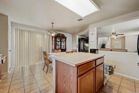 7 Bedford Bay San Antonio TX 78239