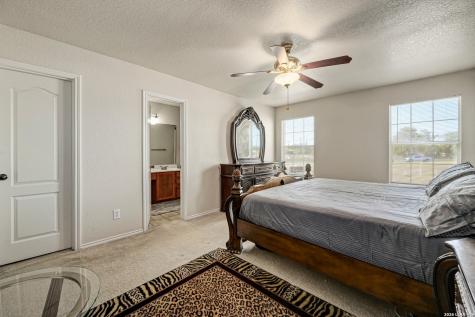 7 Bedford Bay San Antonio TX 78239