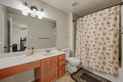 7 Bedford Bay San Antonio TX 78239