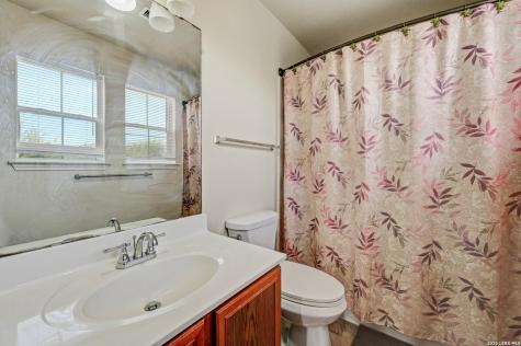 7 Bedford Bay San Antonio TX 78239