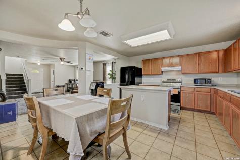 7 Bedford Bay San Antonio TX 78239