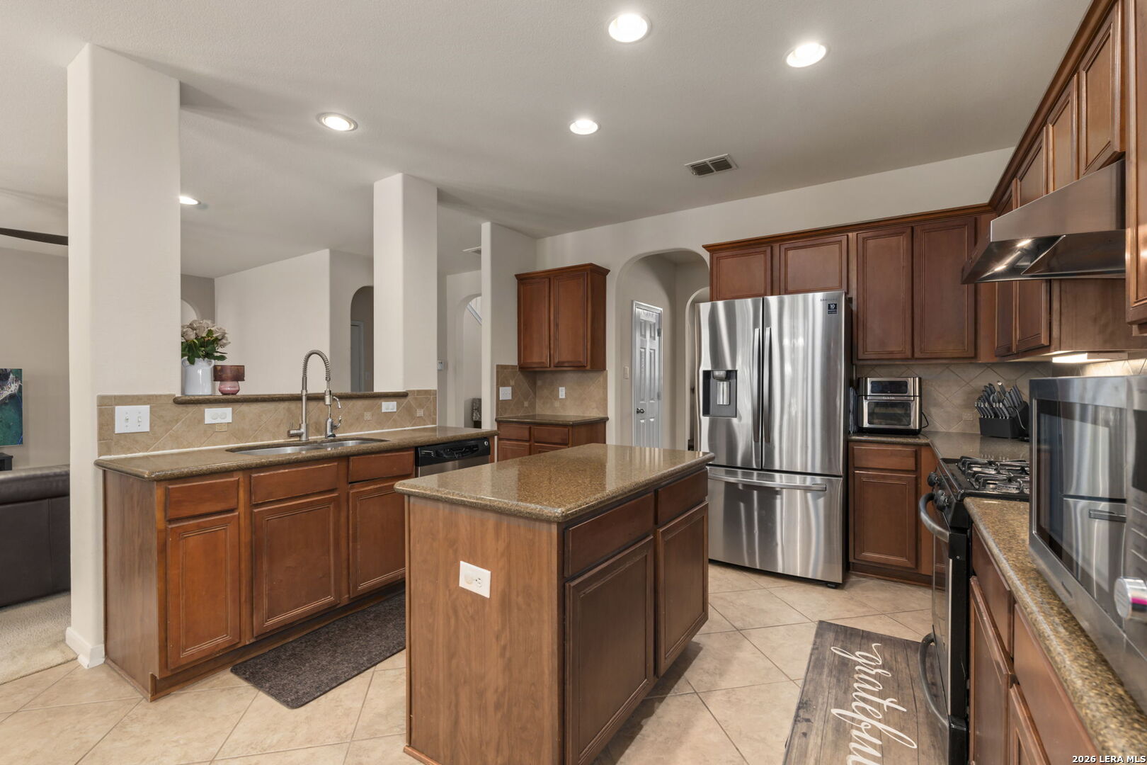 8702 Jura Forest Helotes TX 78023