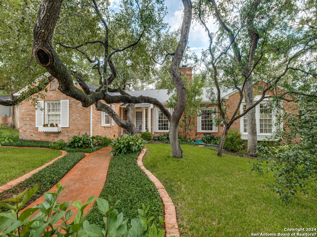 322 Cardinal Avenue Alamo Heights TX 78209