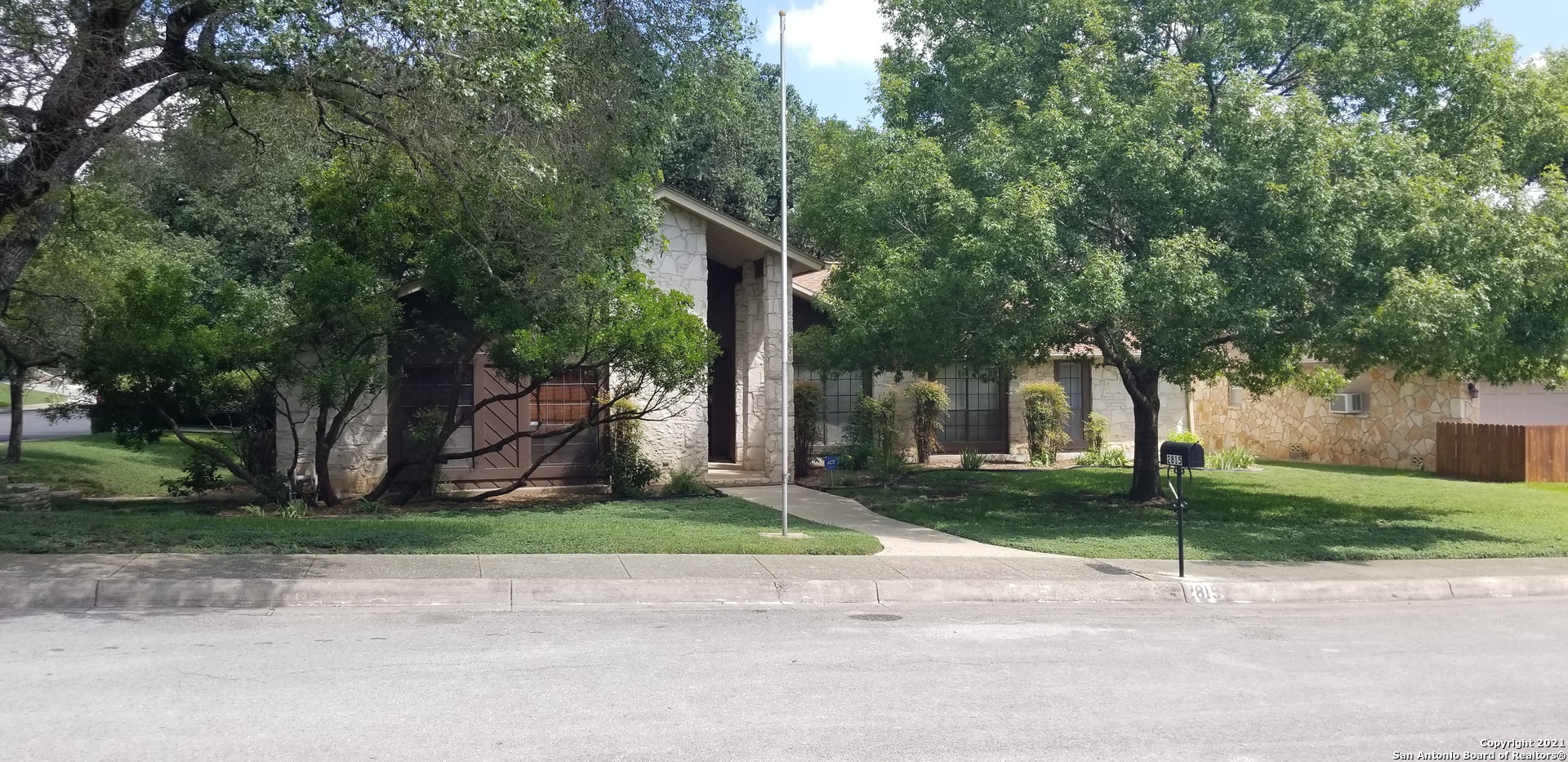 2815 Woodcutter Court San Antonio TX 78231
