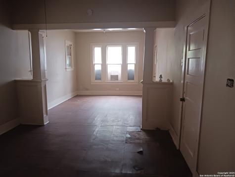702 W Malone San Antonio TX 78225