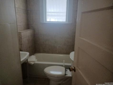 702 W Malone San Antonio TX 78225