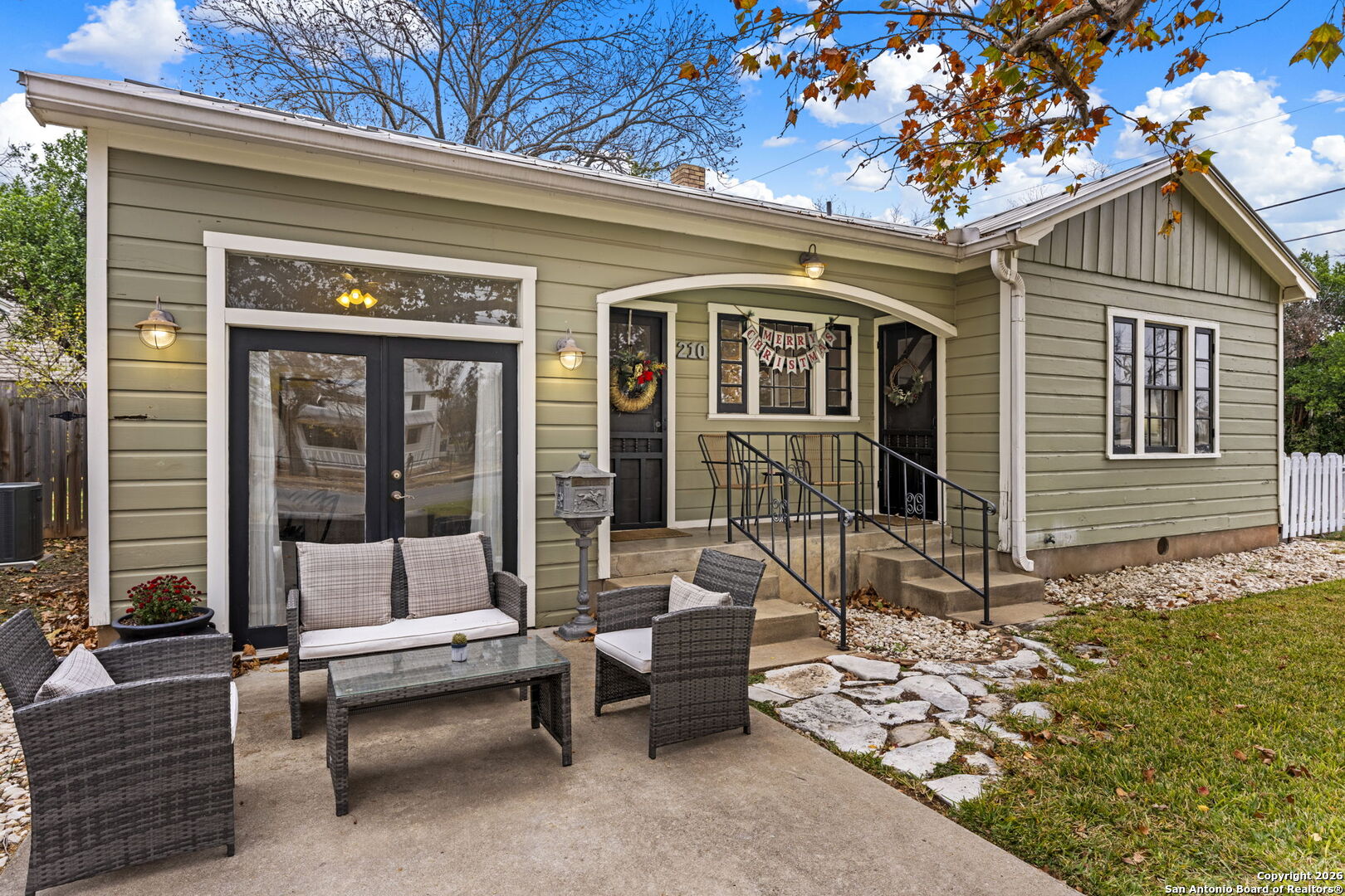 210 N Acorn Fredericksburg TX 78624