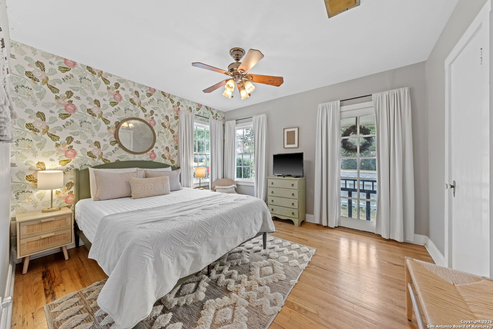 210 N Acorn Fredericksburg TX 78624