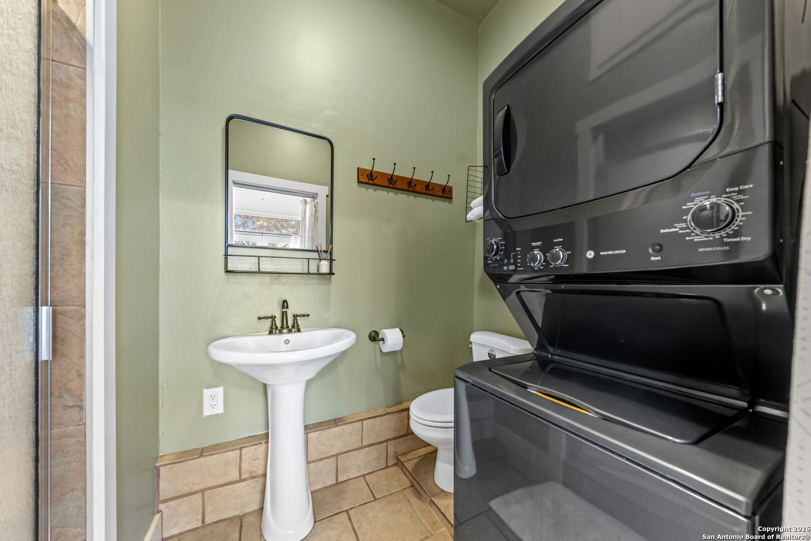 210 N Acorn Fredericksburg TX 78624