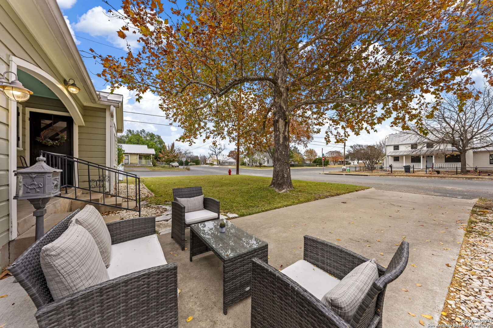 210 N Acorn Fredericksburg TX 78624
