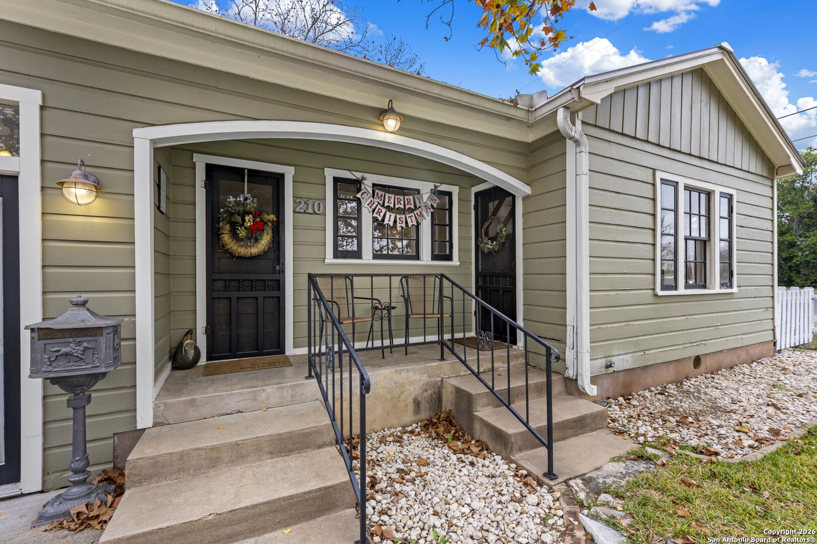 210 N Acorn Fredericksburg TX 78624