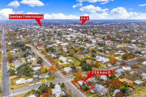 210 N Acorn Fredericksburg TX 78624