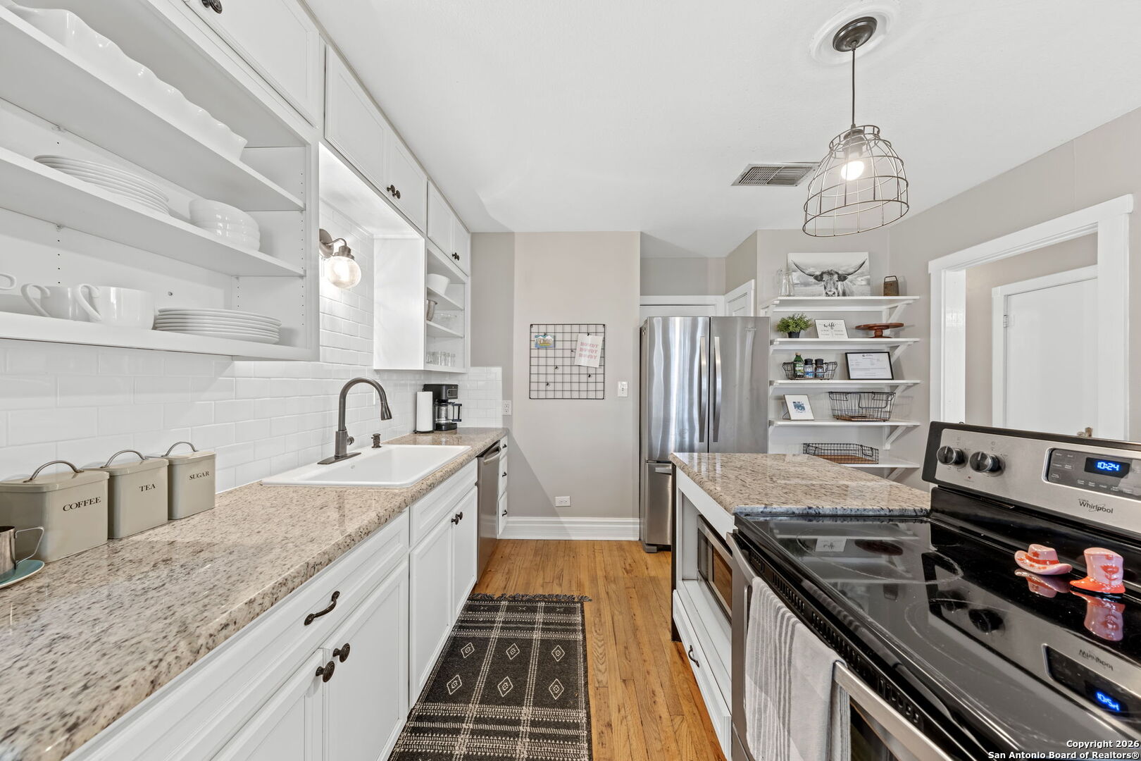 210 N Acorn Fredericksburg TX 78624