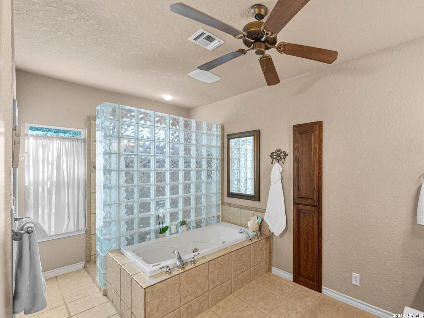 560 Winding View New Braunfels TX 78132