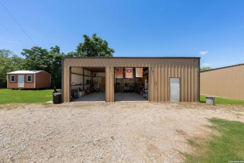9195 S Loop 1604 E Elmendorf TX 78112