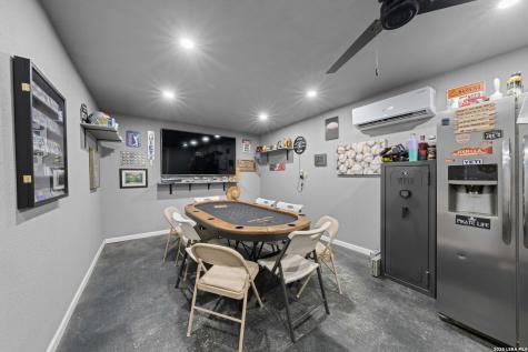 9195 S Loop 1604 E Elmendorf TX 78112