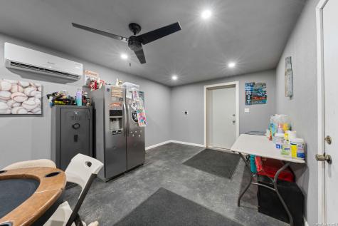 9195 S Loop 1604 E Elmendorf TX 78112