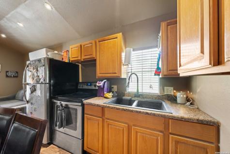 9195 S Loop 1604 E Elmendorf TX 78112