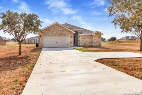 148 W Short Meadow Drive Lytle TX 78052