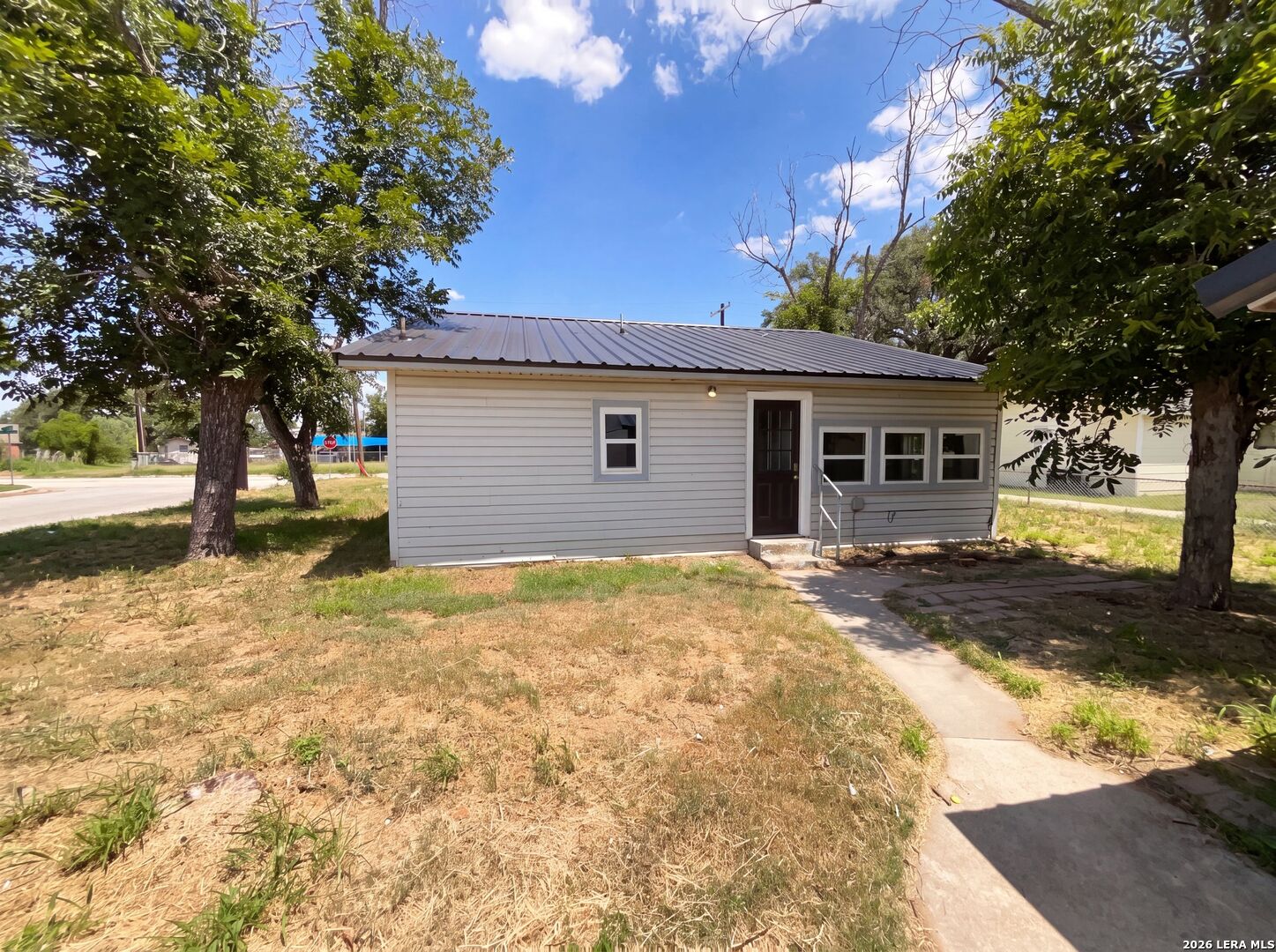 725 Kelly Street Poteet TX 78065
