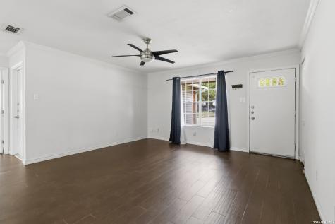7619 Pipers Swan Street San Antonio TX 78251