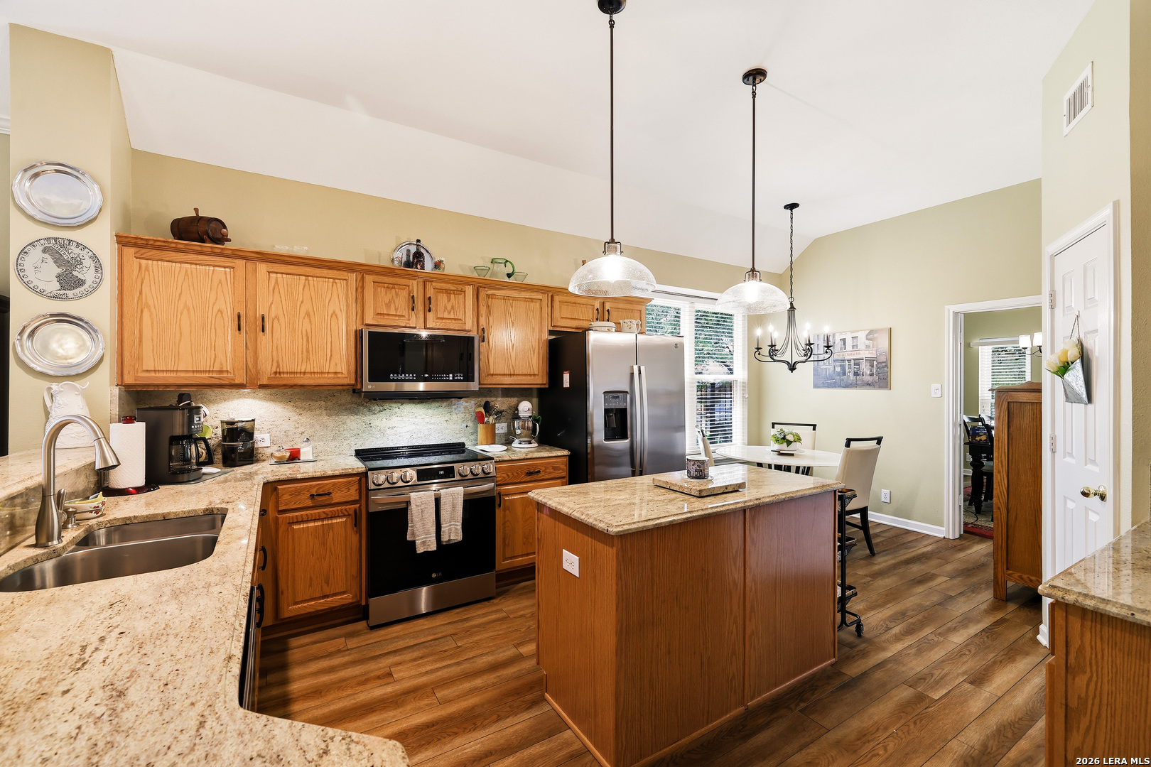 1810 Indian Paint Brush Road San Antonio TX 78232