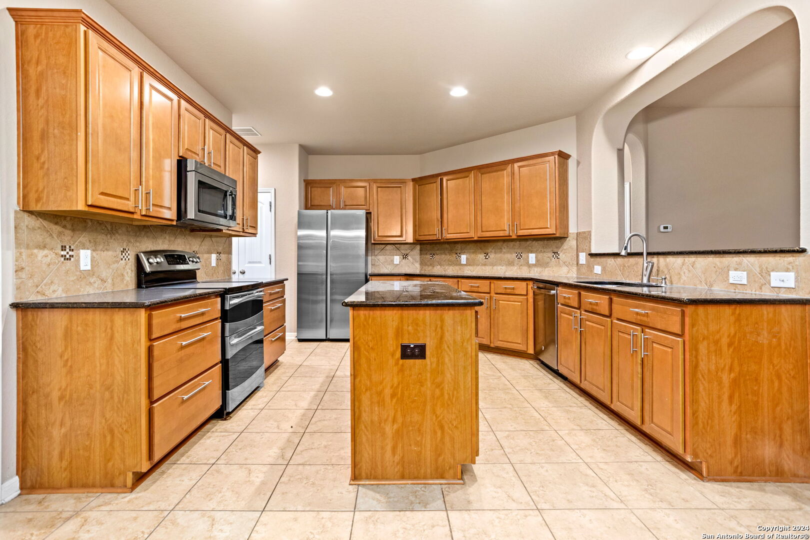809 Laserra Cibolo TX 78108