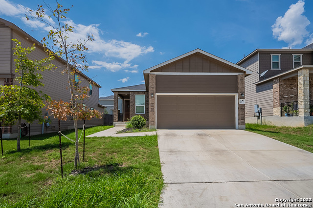 1533 Overlook Cove San Antonio TX 78245
