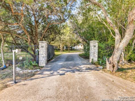 216 Hill Country Lane Hill Country Village TX 78232