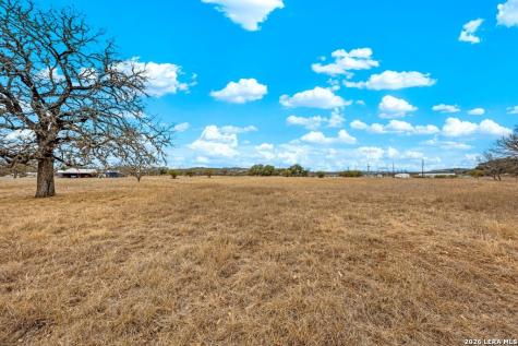 64 Orchard Park Boulevard Medina TX 78055