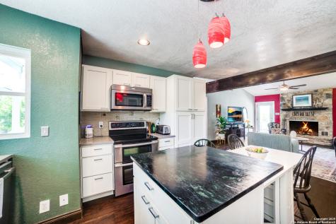20892 Bluehill Pass Helotes TX 78023