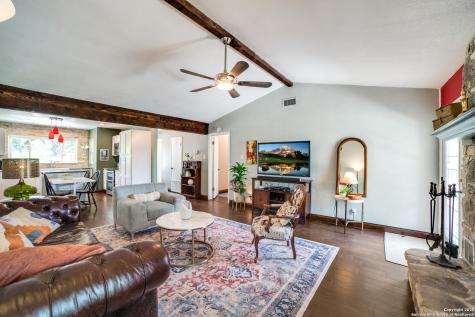 20892 Bluehill Pass Helotes TX 78023