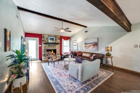 20892 Bluehill Pass Helotes TX 78023