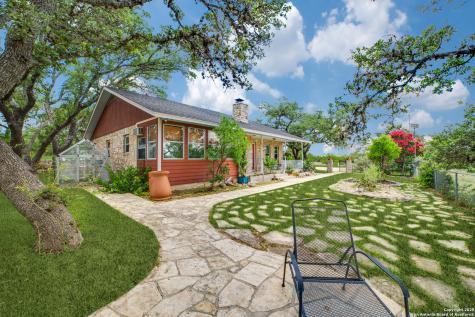 20892 Bluehill Pass Helotes TX 78023
