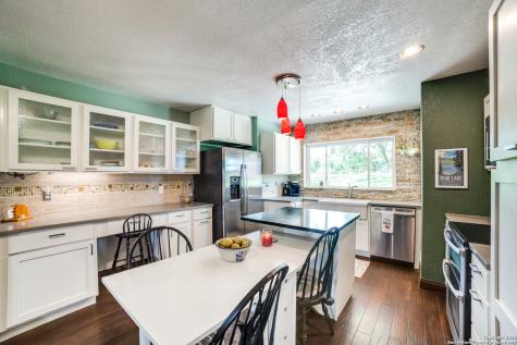 20892 Bluehill Pass Helotes TX 78023