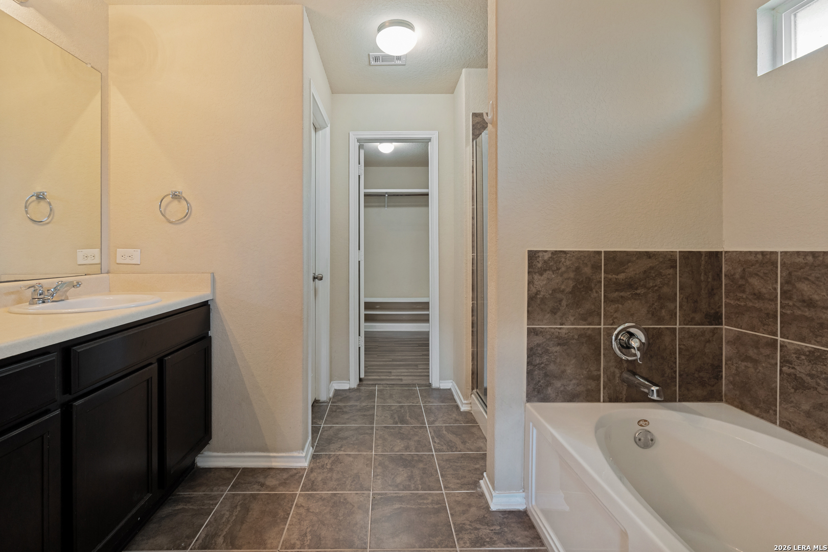 5619 Espada Cliff San Antonio TX 78222