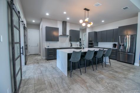 1273 County Road 2801 E Mico TX 78056