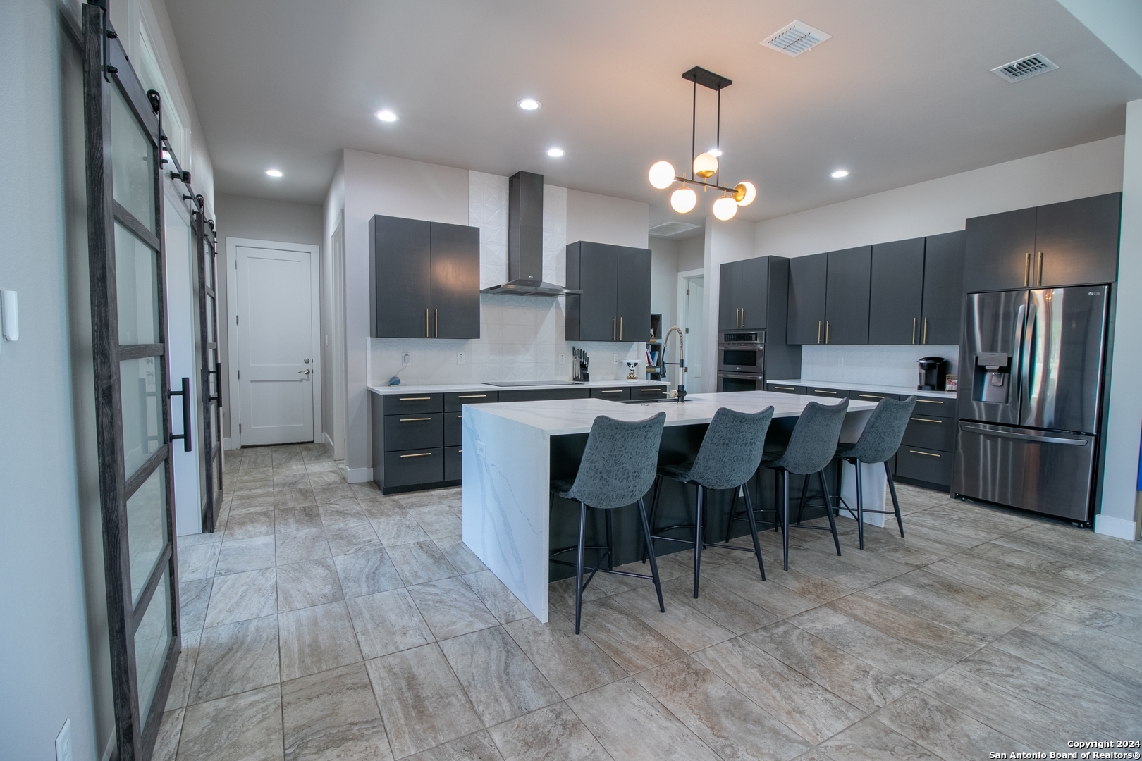 1273 County Road 2801 E Mico TX 78056