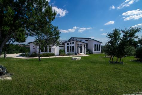 1273 County Road 2801 E Mico TX 78056